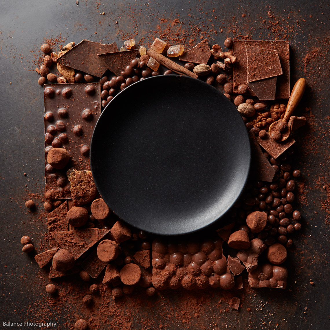 pf_frame-of-chocolates-with-plate-P24XUAQartjazz
